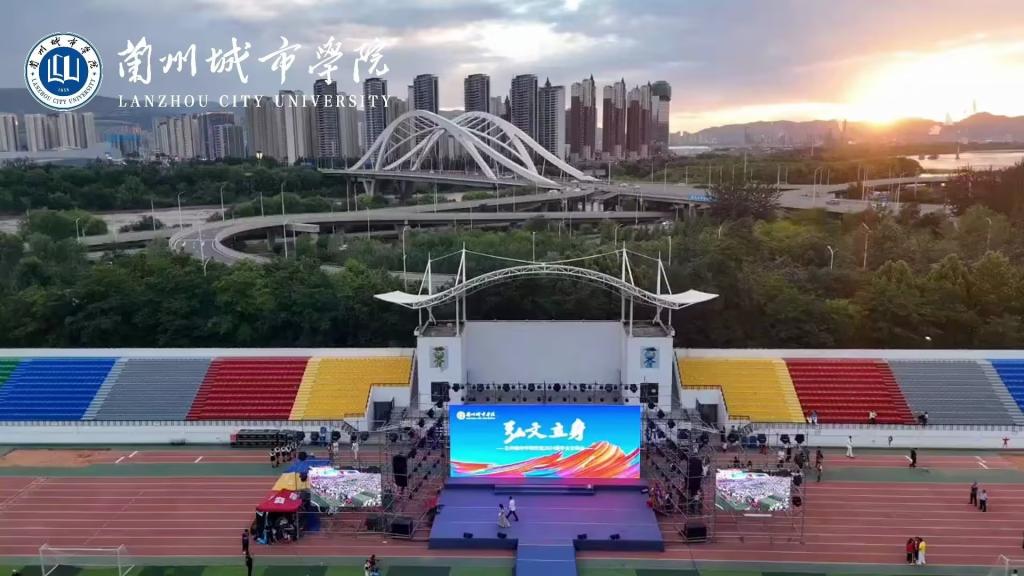 beat365官方网站2024届毕业晚会：我们相聚在秋季，如今走向各自的夏季