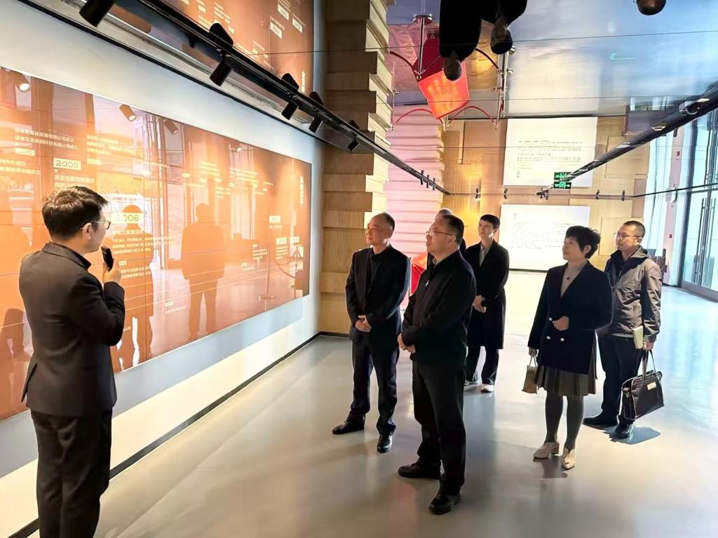 方忠义带队赴读者出版集团有限公司访企拓岗